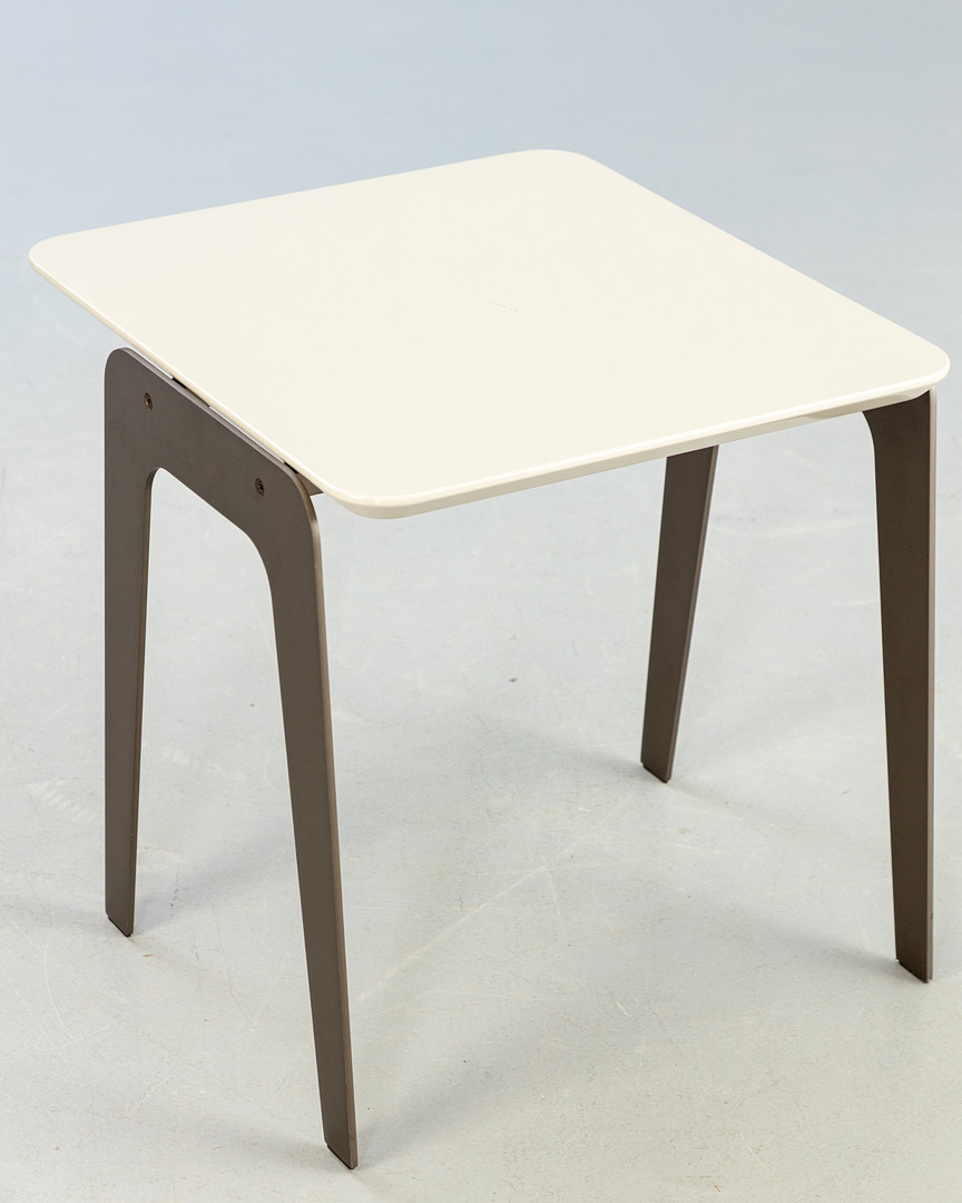 Rodolfo Dordoni, Minotti, Couchtisch 'Kirk Jut Out Top'.