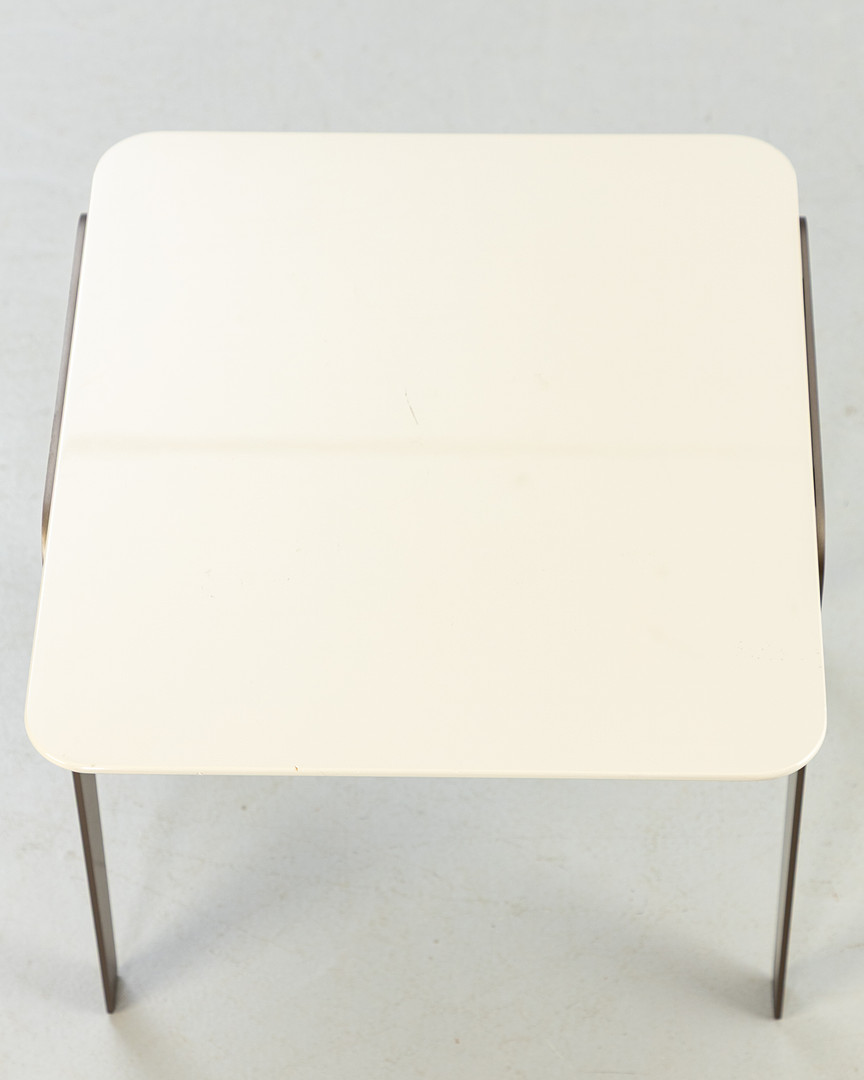 Rodolfo Dordoni, Minotti, Couchtisch 'Kirk Jut Out Top'.