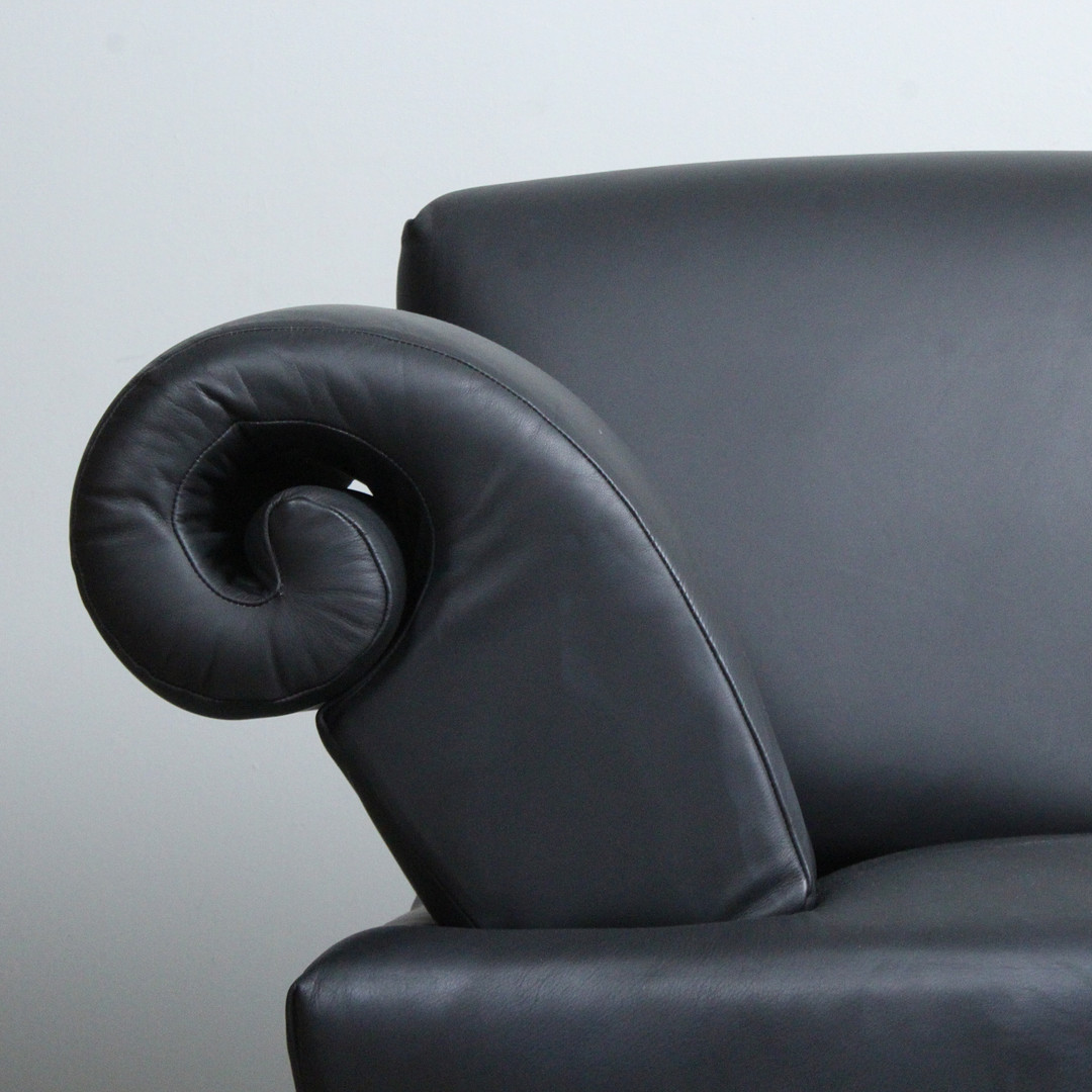 PUPPA & RAGI. Ligne Roset. Sofa, Modell 'Helix', Leder, Frankreich, 1990er Jahre.