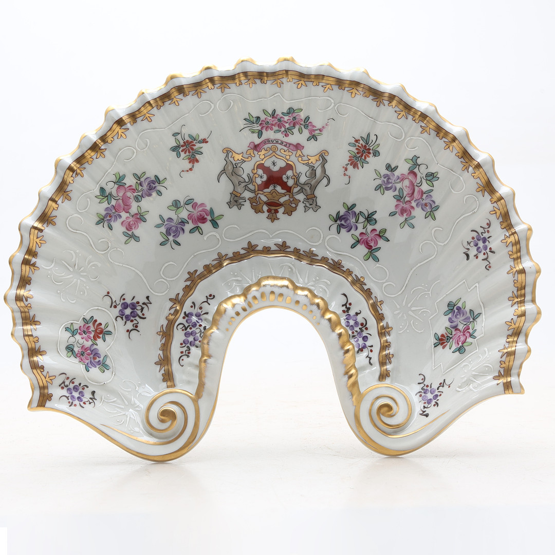 Indian Company porcelain basin, 20th Century.