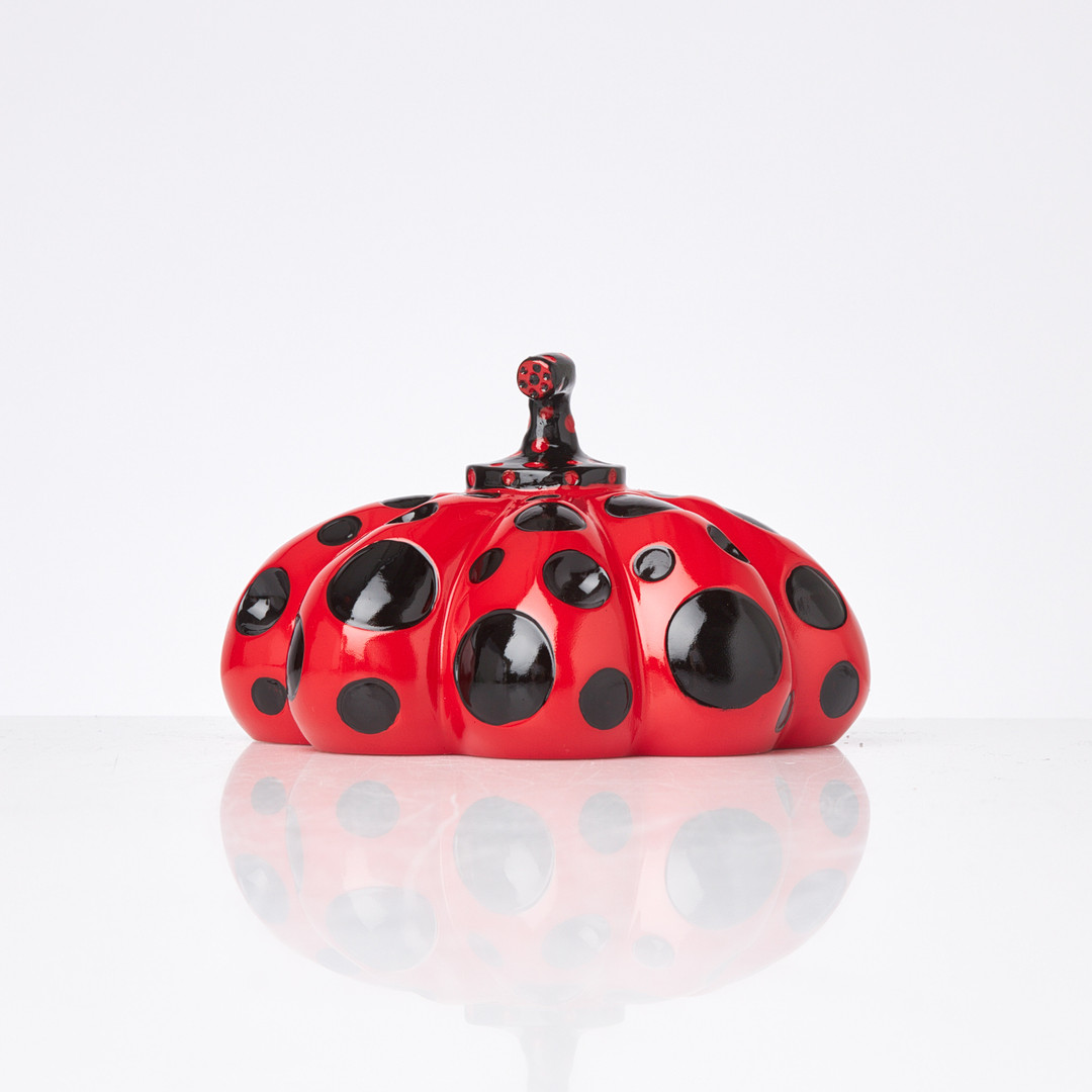 YAYOI KUSAMA. Pumpa, röd och svart, i originalförpackning.