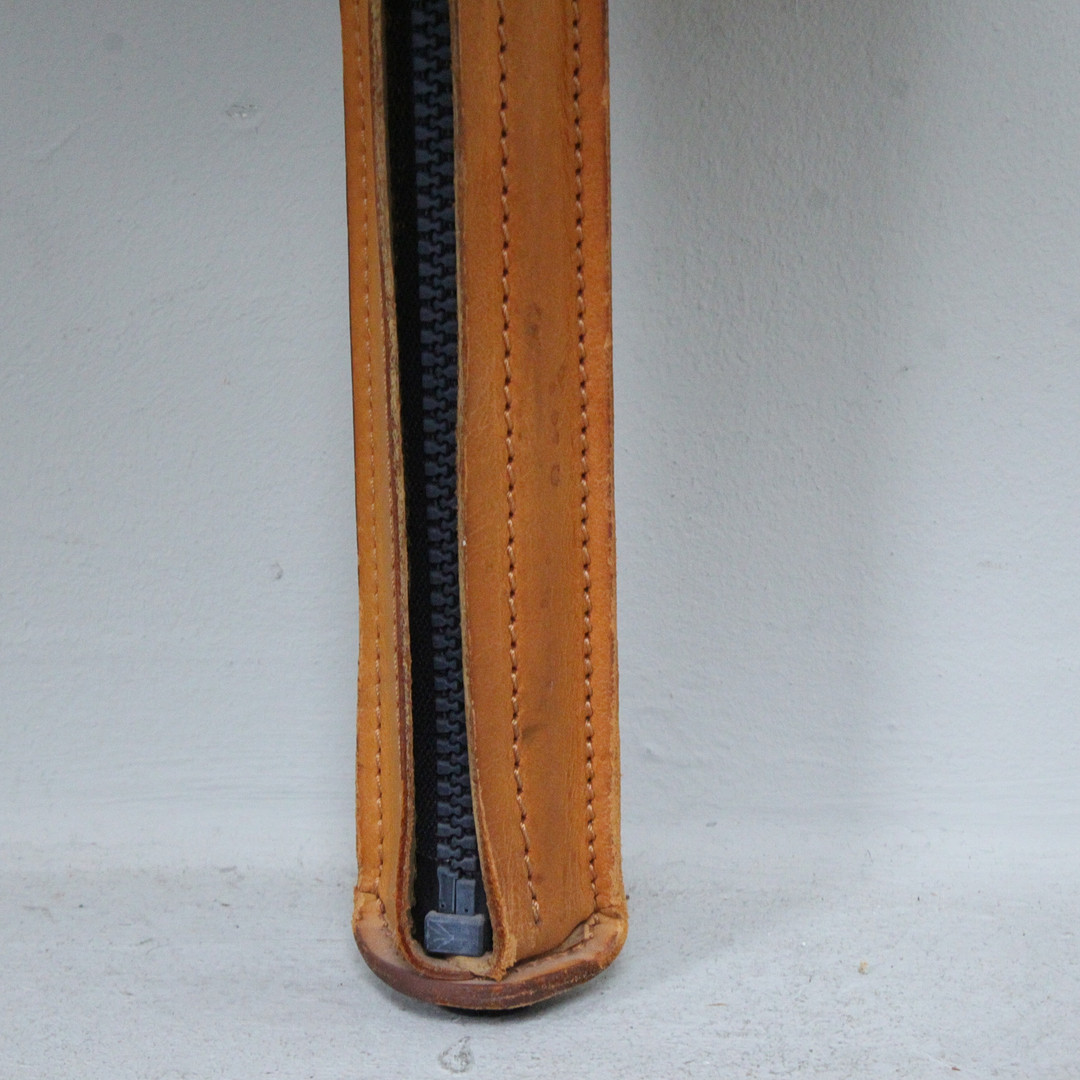 MARIO BELLINI. Cassina. Set Stühle / Esszimmerstühle, Modell 'Cab 412', Leder, Italien, 1970er Jahre.