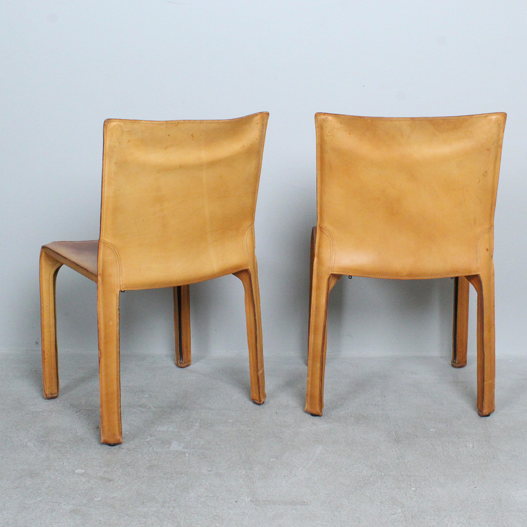 MARIO BELLINI. Cassina. Set Stühle / Esszimmerstühle, Modell 'Cab 412', Leder, Italien, 1970er Jahre.