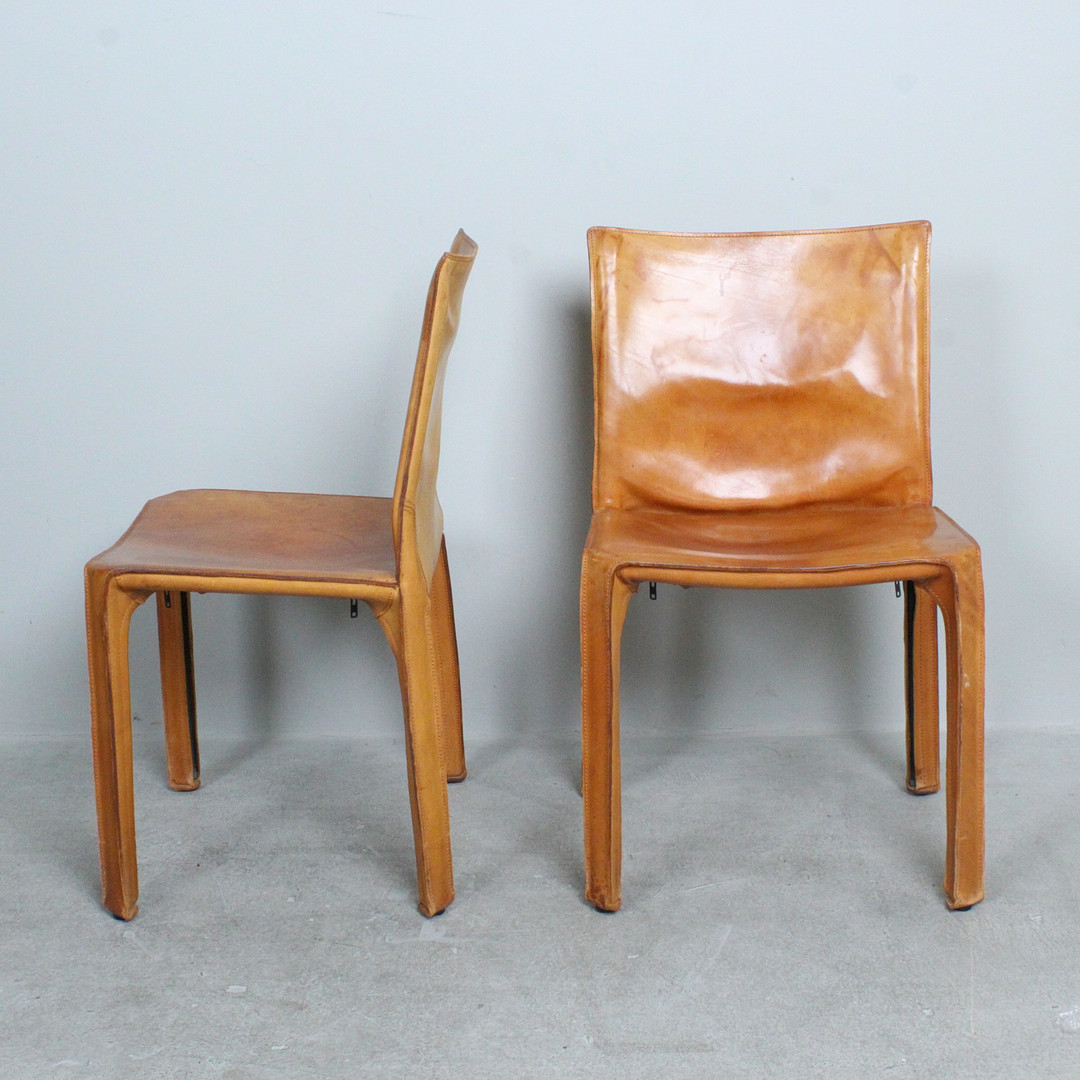 MARIO BELLINI. Cassina. Set Stühle / Esszimmerstühle, Modell 'Cab 412', Leder, Italien, 1970er Jahre.