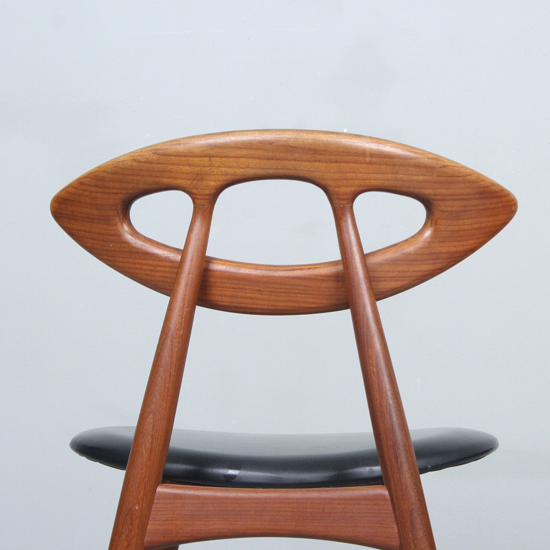 EJVIND A. JOHANSSON. Ivan Gern Møbelfabrik. Paar Stühle, Modell 'Eye Chair' / '84', Teak, Dänemark, 1960er Jahre.