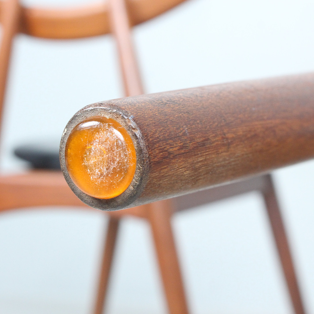 EJVIND A. JOHANSSON. Ivan Gern Møbelfabrik. Paar Stühle, Modell 'Eye Chair' / '84', Teak, Dänemark, 1960er Jahre.