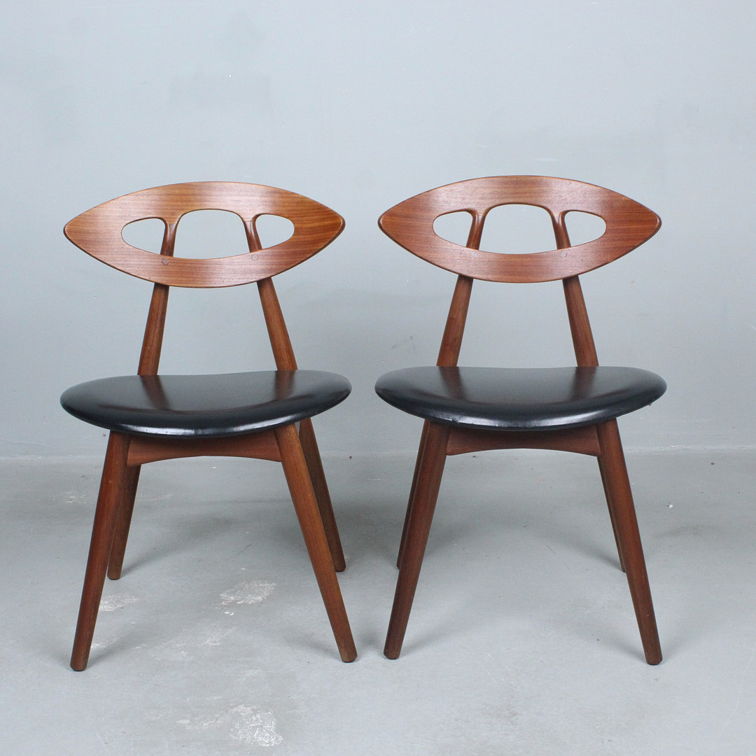 EJVIND A. JOHANSSON. Ivan Gern Møbelfabrik. Paar Stühle, Modell 'Eye Chair' / '84', Teak, Dänemark, 1960er Jahre.