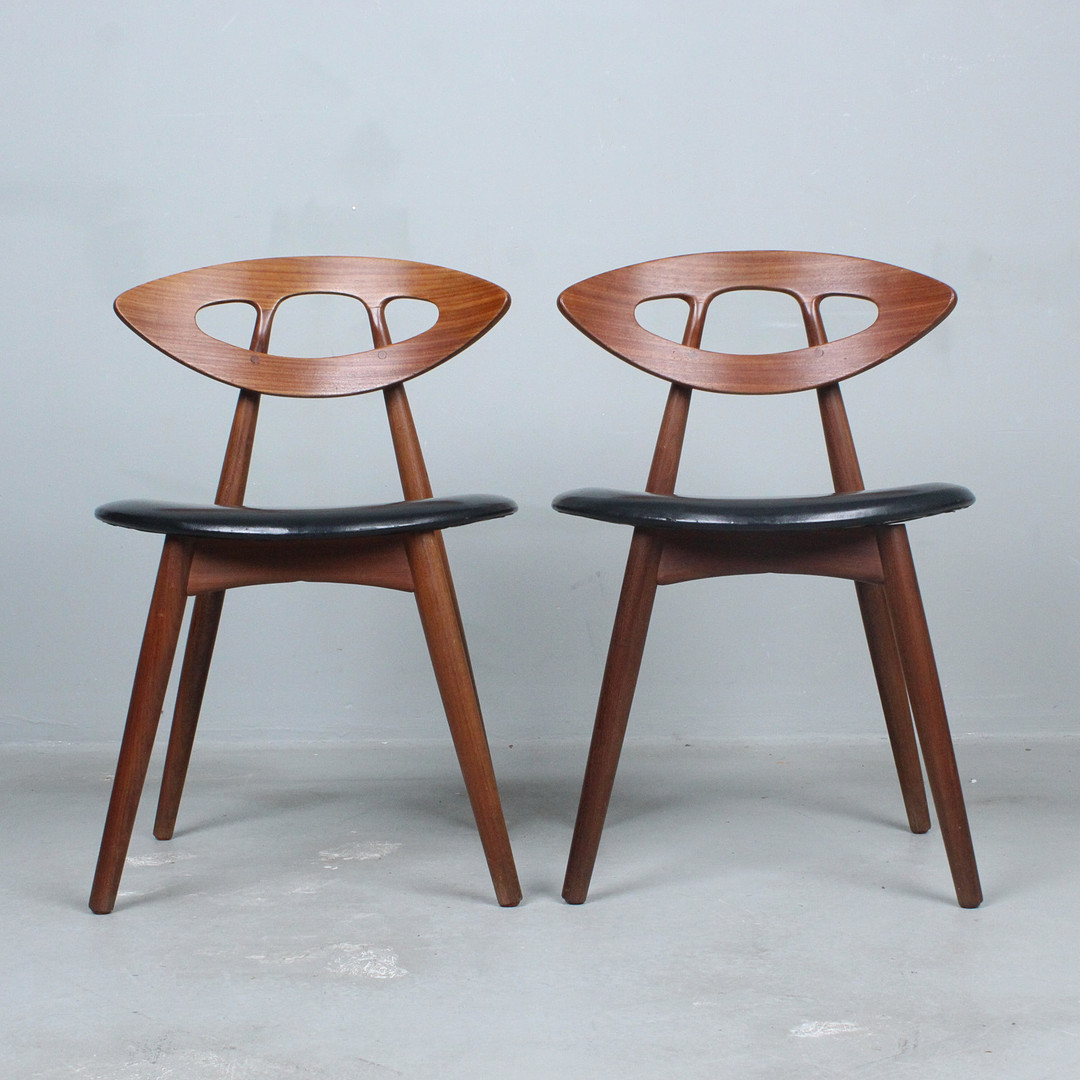 EJVIND A. JOHANSSON. Ivan Gern Møbelfabrik. Paar Stühle, Modell 'Eye Chair' / '84', Teak, Dänemark, 1960er Jahre.