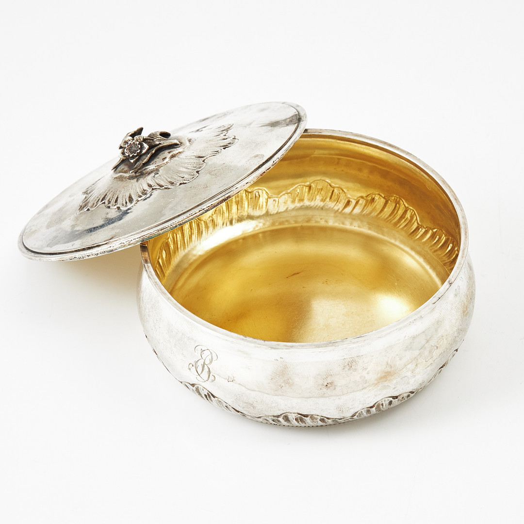 ERIK FLEMING. Skål med lock, silver, Atelier Borgila, Stockholm 1927.