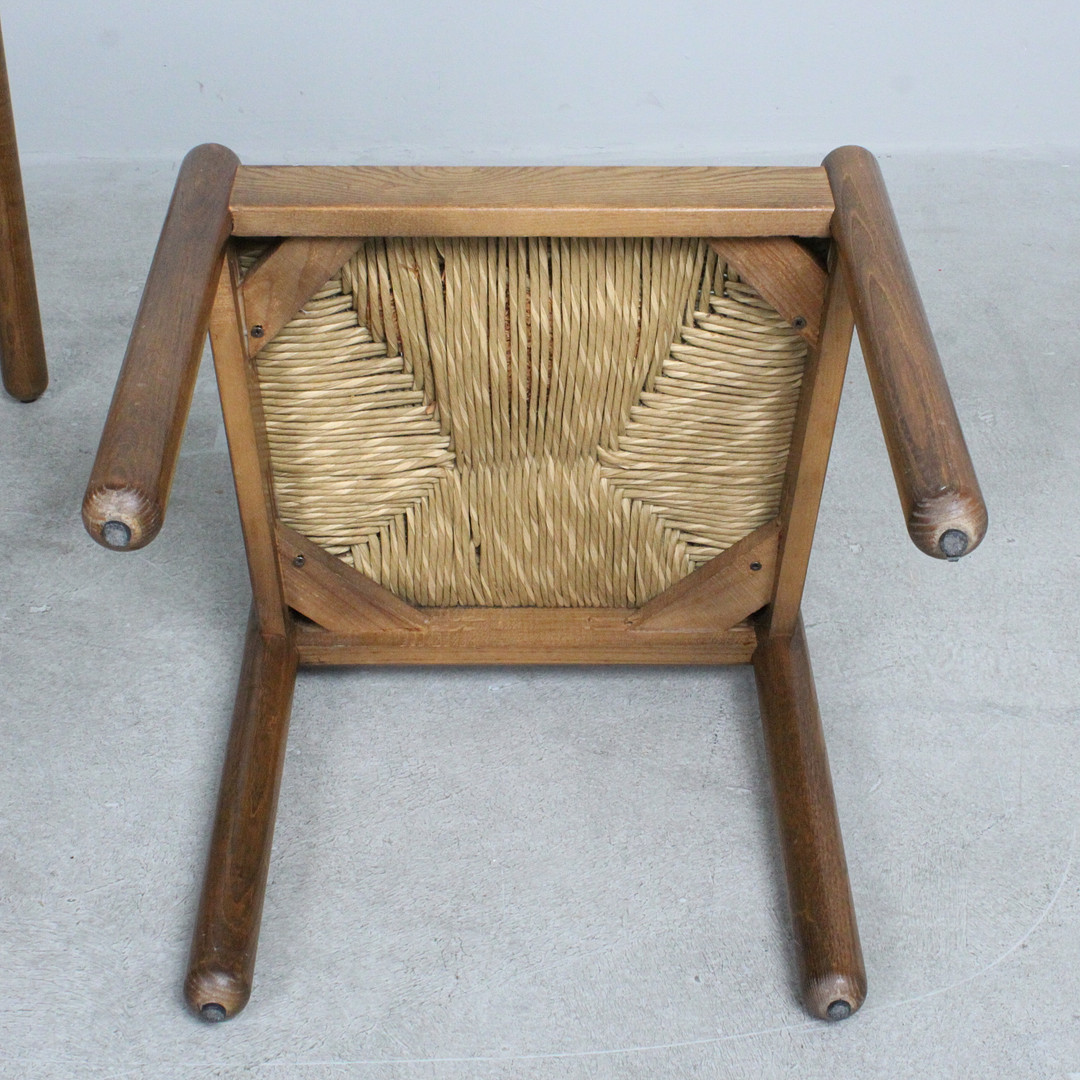 VICO MAGISTRETTI. Set Stühle / Esszimmerstühle mit Binsengeflecht, Italien, 1960er Jahre.