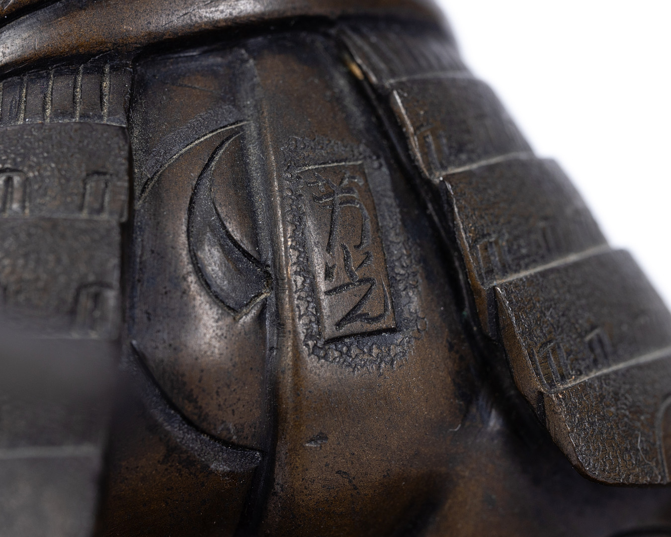 JAPANISCHE SCHULE. Zwei Bronzefiguren kämpfender Samurai-Krieger, Shōwa-Zeit (2).