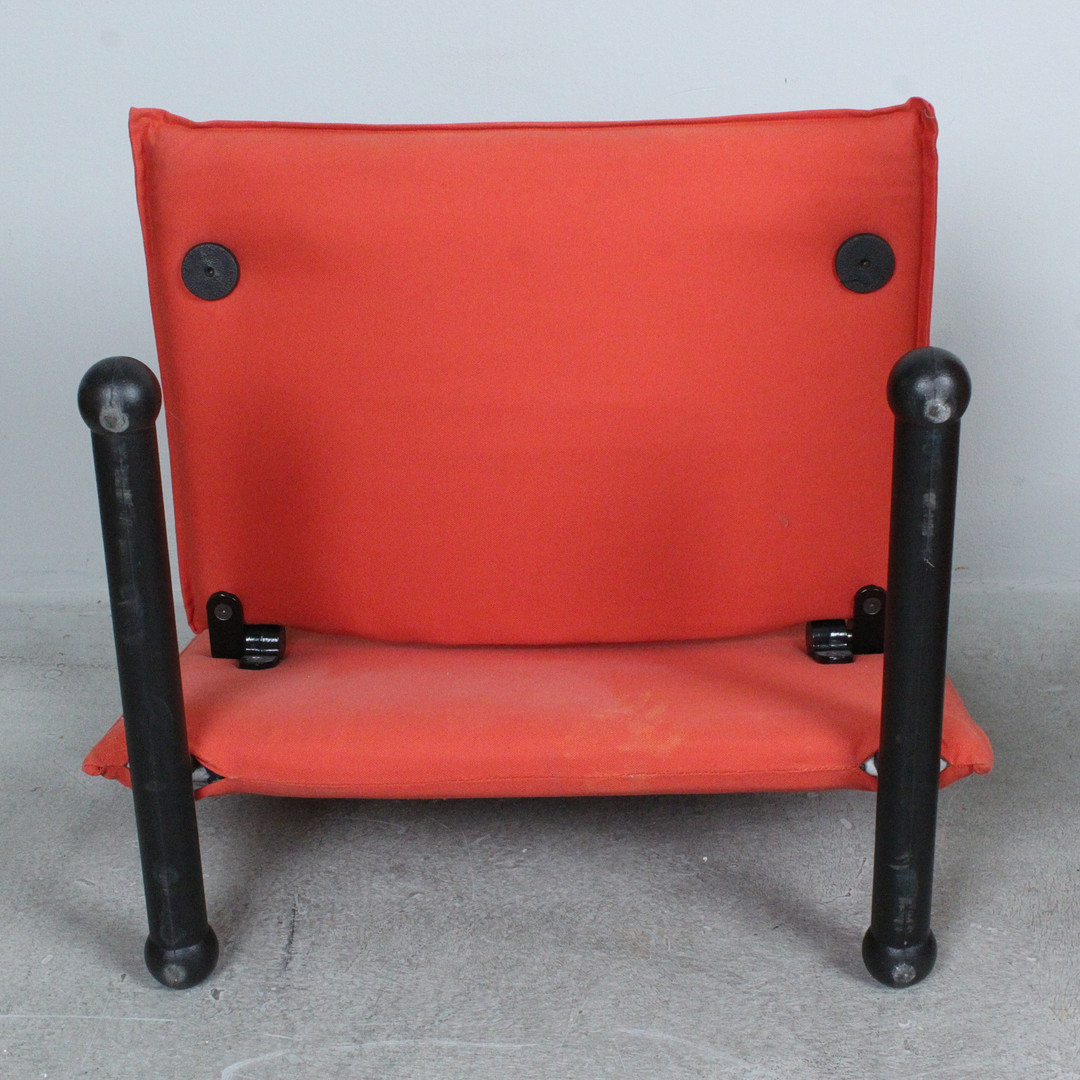 BURKHARD VOGTHERR. Arflex. Paar postmoderne Sessel / Lounge Chairs, Modell 'T-Line', Italien, 1980er Jahre.