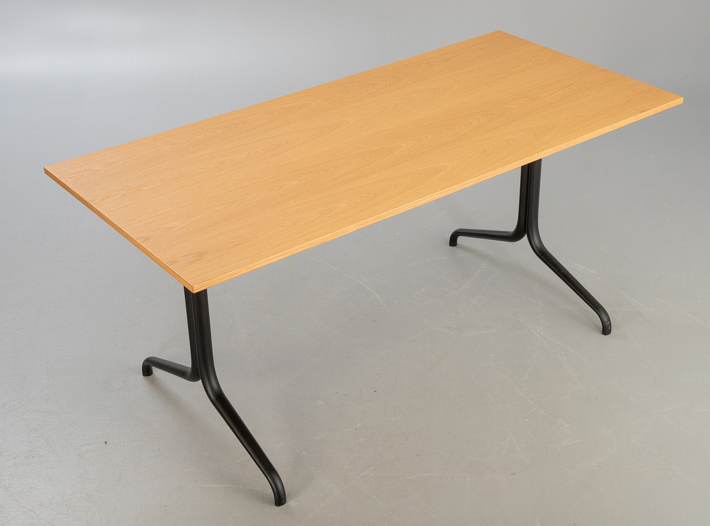 Ronan und Erwan Bouroullec, Vitra, Tisch 'Belleville'.