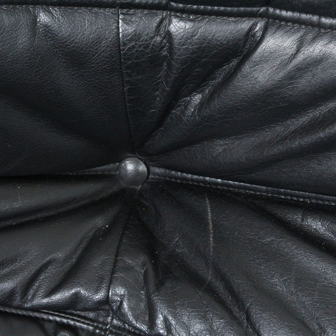 MICHEL DUCAROY. Ligne Roset. 5-teilige Sitzgruppe / Sofagarnitur, Modell 'Togo', Leder, Entwurf 1973, Frankreich.