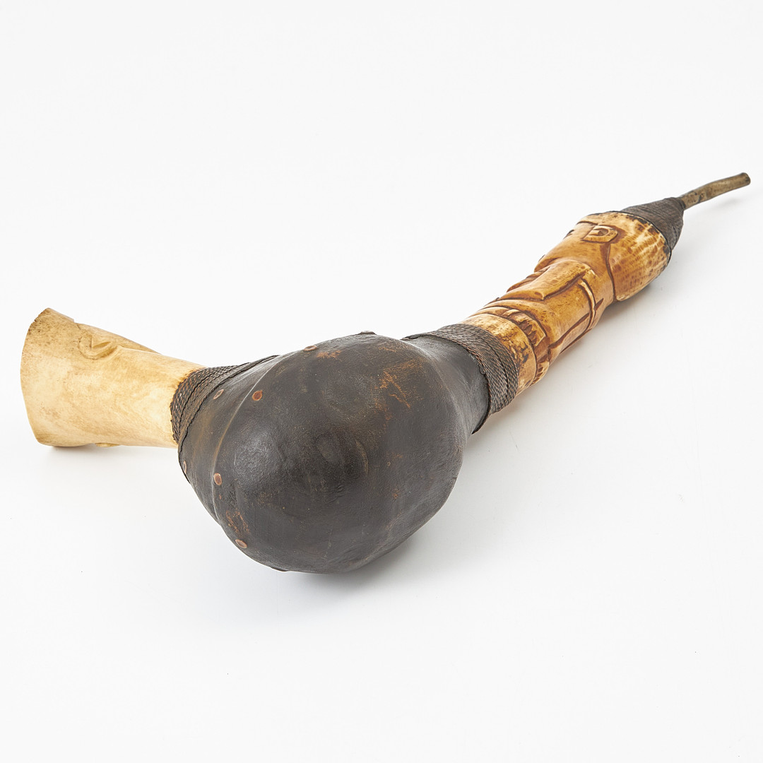 PIPA, trä och ben, Afrika, Kongo, 1800/1900-tal.