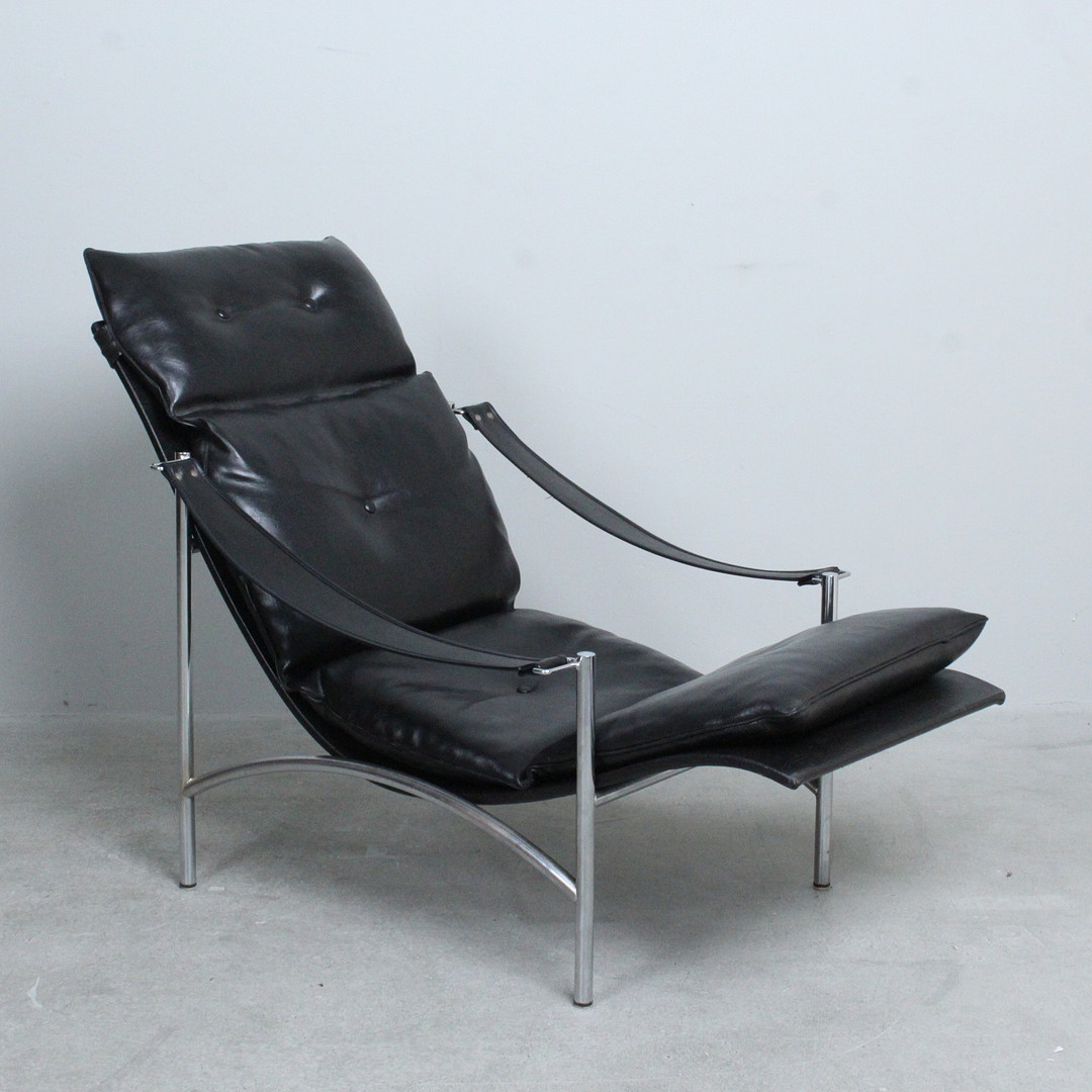 KOINOR. Bauhaus Liege / Loungechair, Stahlrohr, Leder, 1970er Jahre.