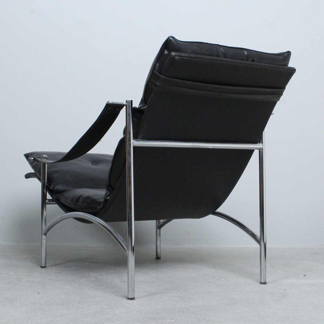 KOINOR. Bauhaus Liege / Loungechair, Stahlrohr, Leder, 1970er Jahre.