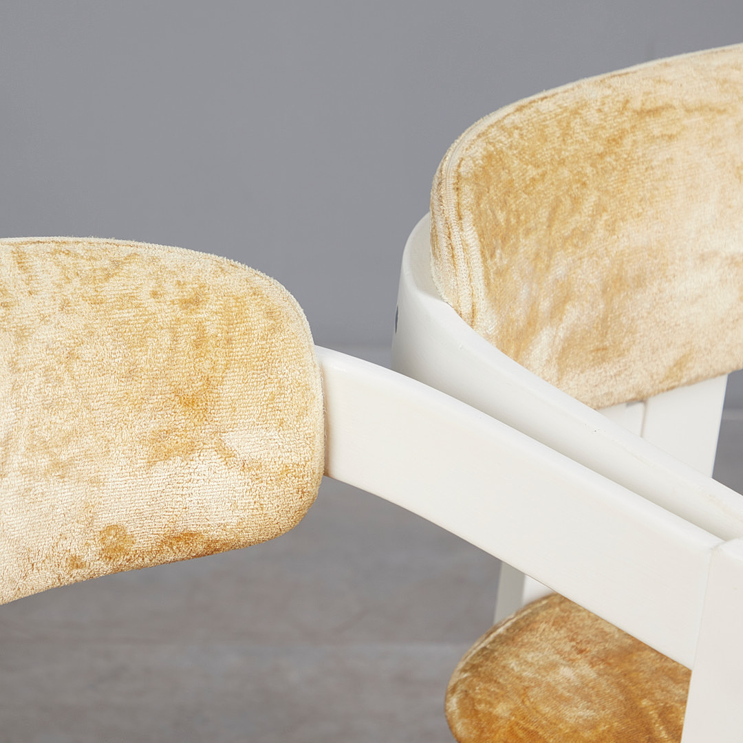 AUGUSTO SAVINI. Sechs Stühle / Esszimmerstühle, wie Modell 'Pamplona', Holz, Velours (6).