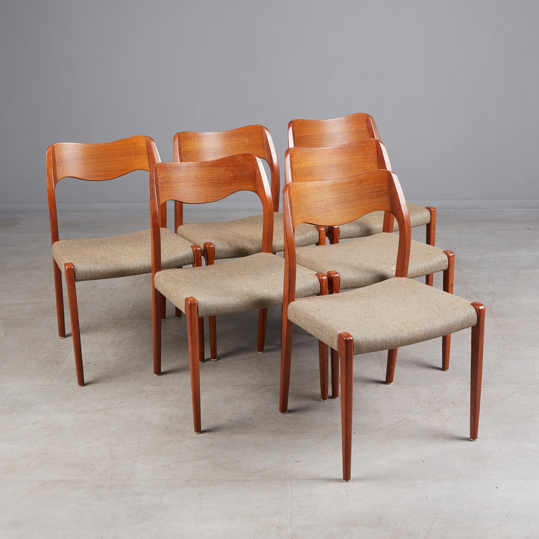NIELS OTTO MØLLER (1920-1982). für JL Møller Møbelfabrik, sechs Stühle / Esszimmerstühle, Modell '71', Teak, Stoff, 1960er Jahre, Dänemark (6).