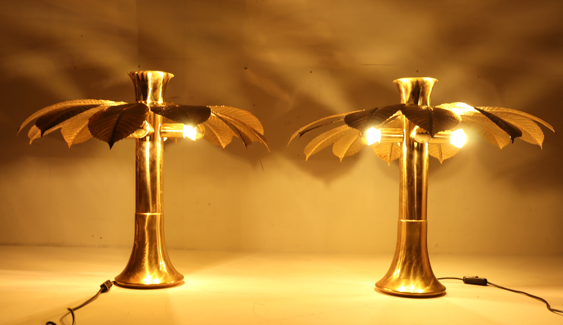 CARLO GIORGI. 2 Skulpturale Lampen/Tischlampen von Carlo Giorgi für für Bottega Gadda, Modell: Ippocastano, Italien, 1970er Jahre.