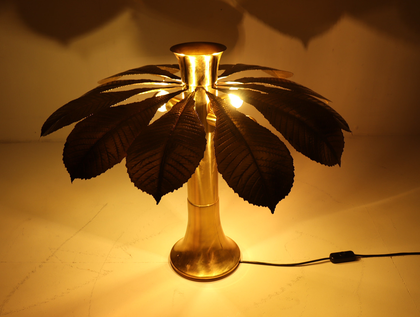 CARLO GIORGI. 2 Skulpturale Lampen/Tischlampen von Carlo Giorgi für für Bottega Gadda, Modell: Ippocastano, Italien, 1970er Jahre.