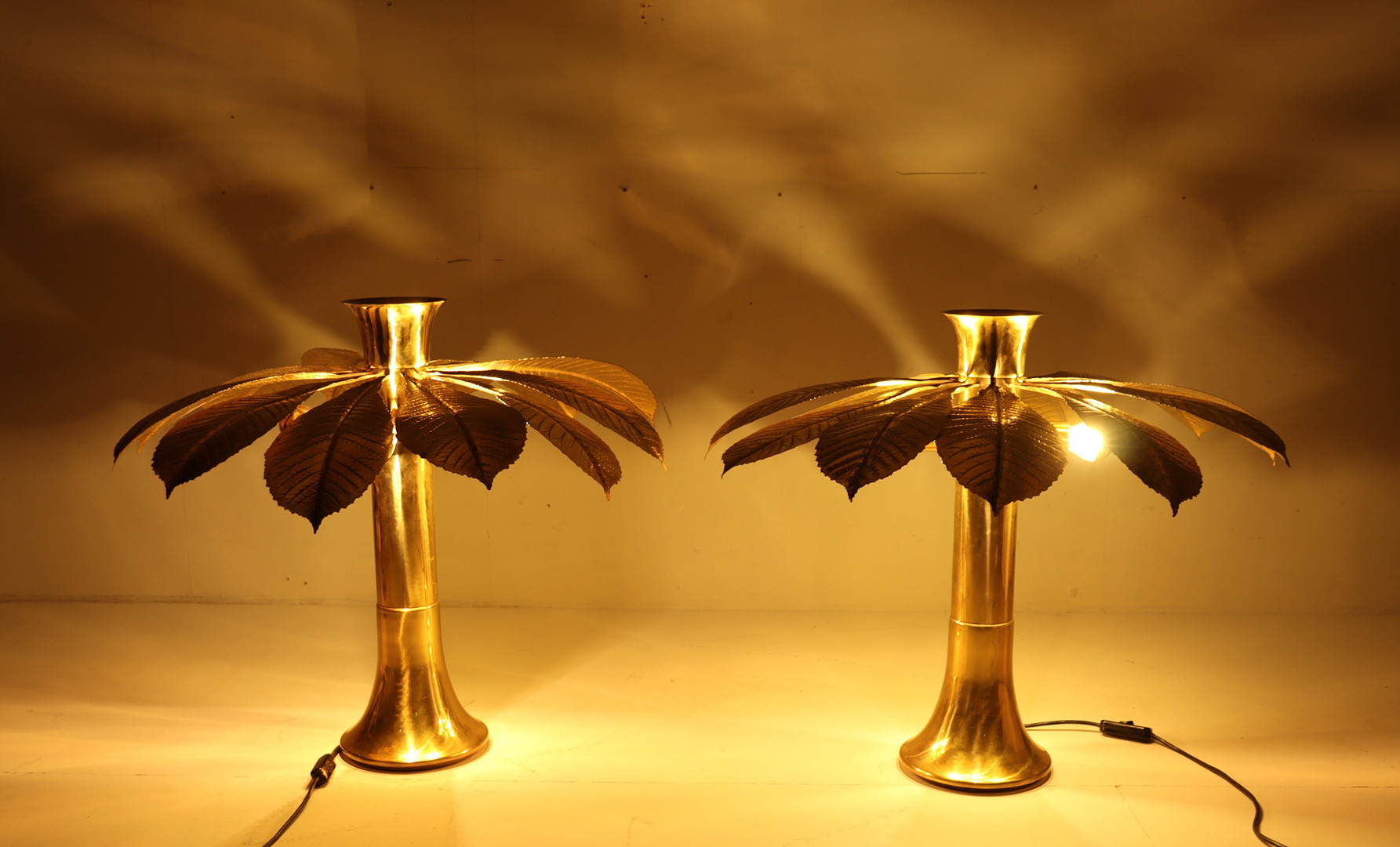 CARLO GIORGI. 2 Skulpturale Lampen/Tischlampen von Carlo Giorgi für für Bottega Gadda, Modell: Ippocastano, Italien, 1970er Jahre.