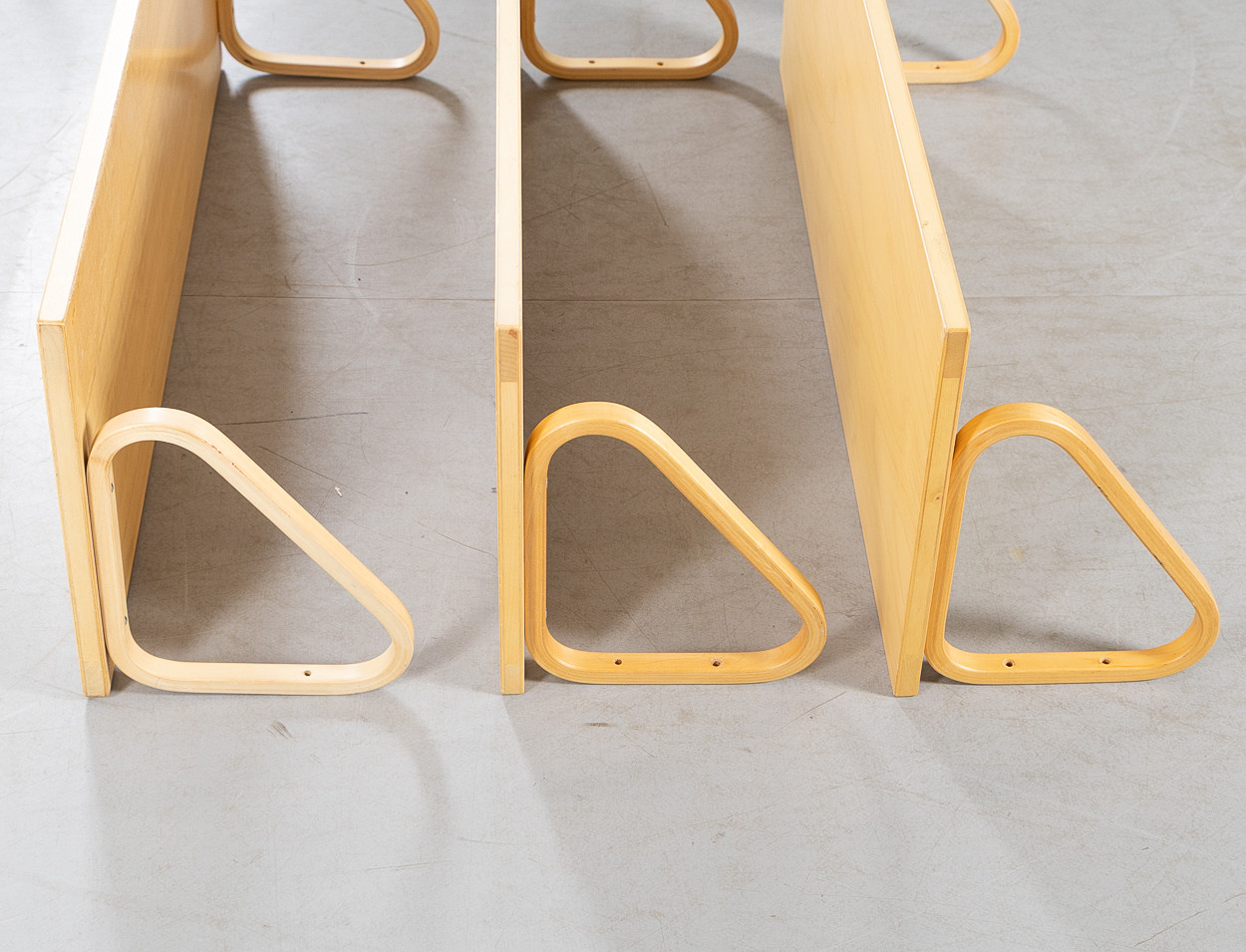 ALVAR AALTO. Hylla, 3 st, modell 112a, vägghängd, Finland.