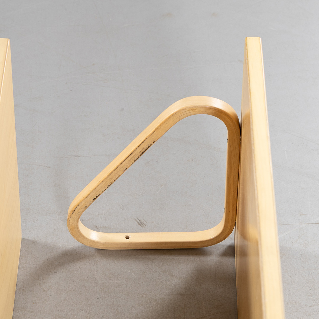 ALVAR AALTO. Hylla, 3 st, modell 112a, vägghängd, Finland.