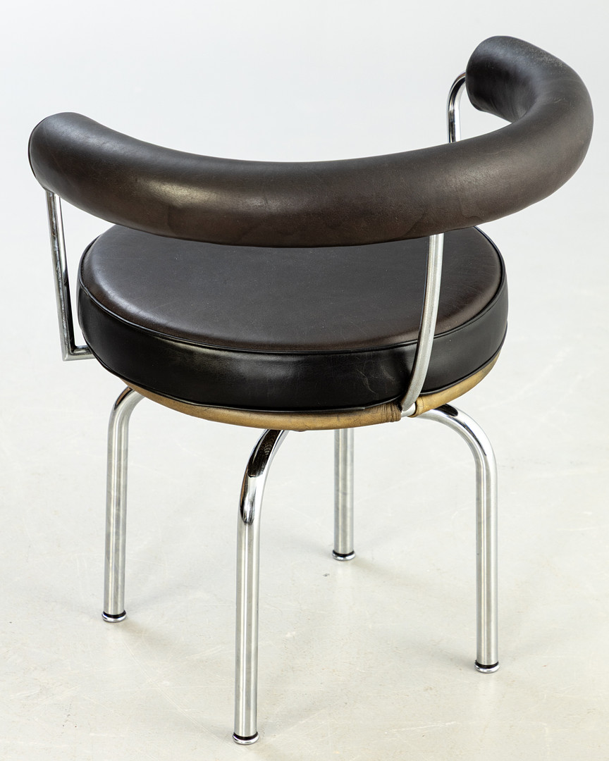 LE CORBUSIER, CHARLOTTE PERRIAND, PIERRE JEANNERET. 'LC7' Bauhaus Drehstuhl / Esszimmerstuhl.