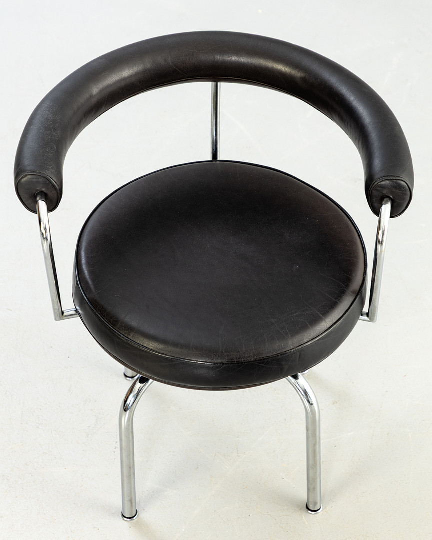 LE CORBUSIER, CHARLOTTE PERRIAND, PIERRE JEANNERET. 'LC7' Bauhaus Drehstuhl / Esszimmerstuhl.