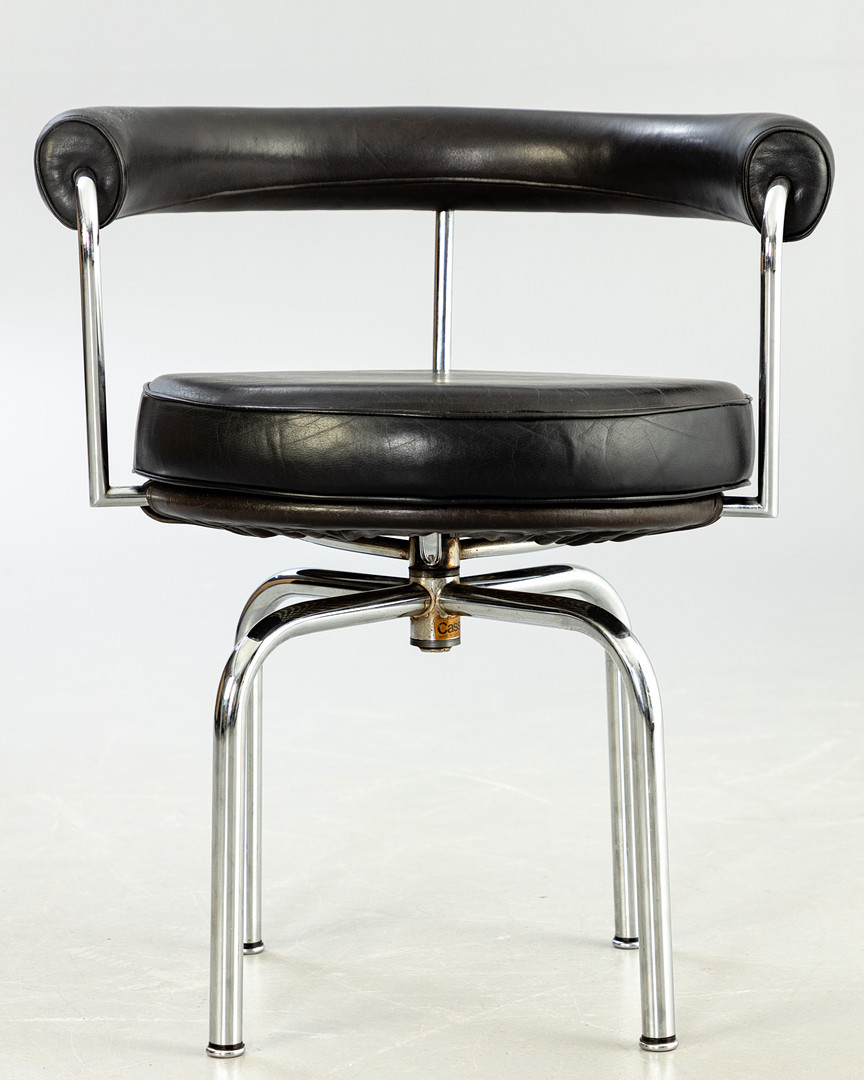 LE CORBUSIER, CHARLOTTE PERRIAND, PIERRE JEANNERET. 'LC7' Bauhaus Drehstuhl / Esszimmerstuhl.
