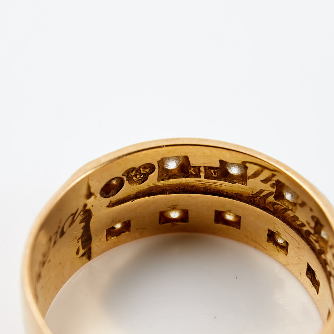 RING. sk halvallians, 18 k guld, 14 st diamanter, totalt ca 0,28 ct, otydliga stämplar.