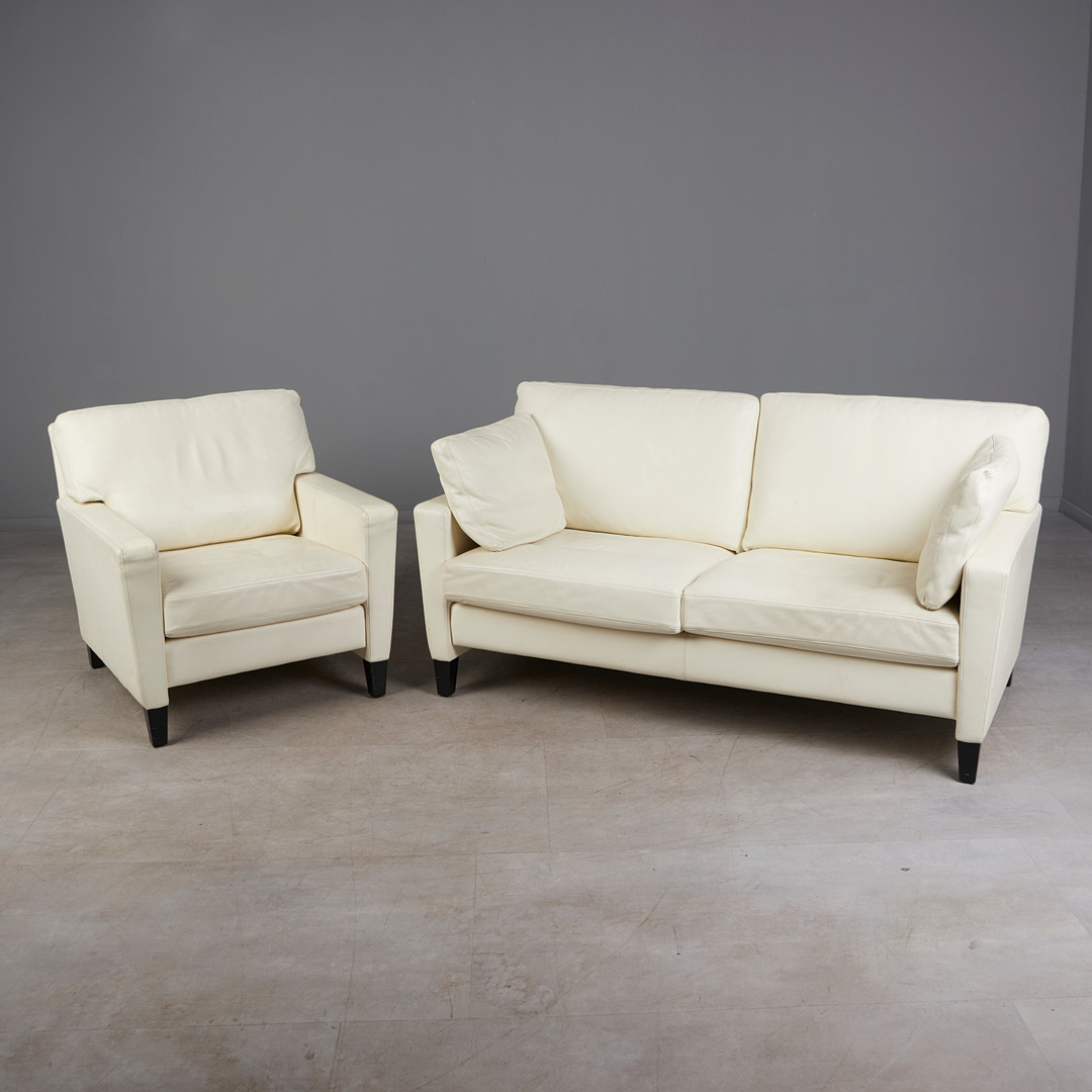 WALTER KNOLL. Zweisitzer und Sessel, Model 'Henry', Leder, weiß, Deutschland (2).
