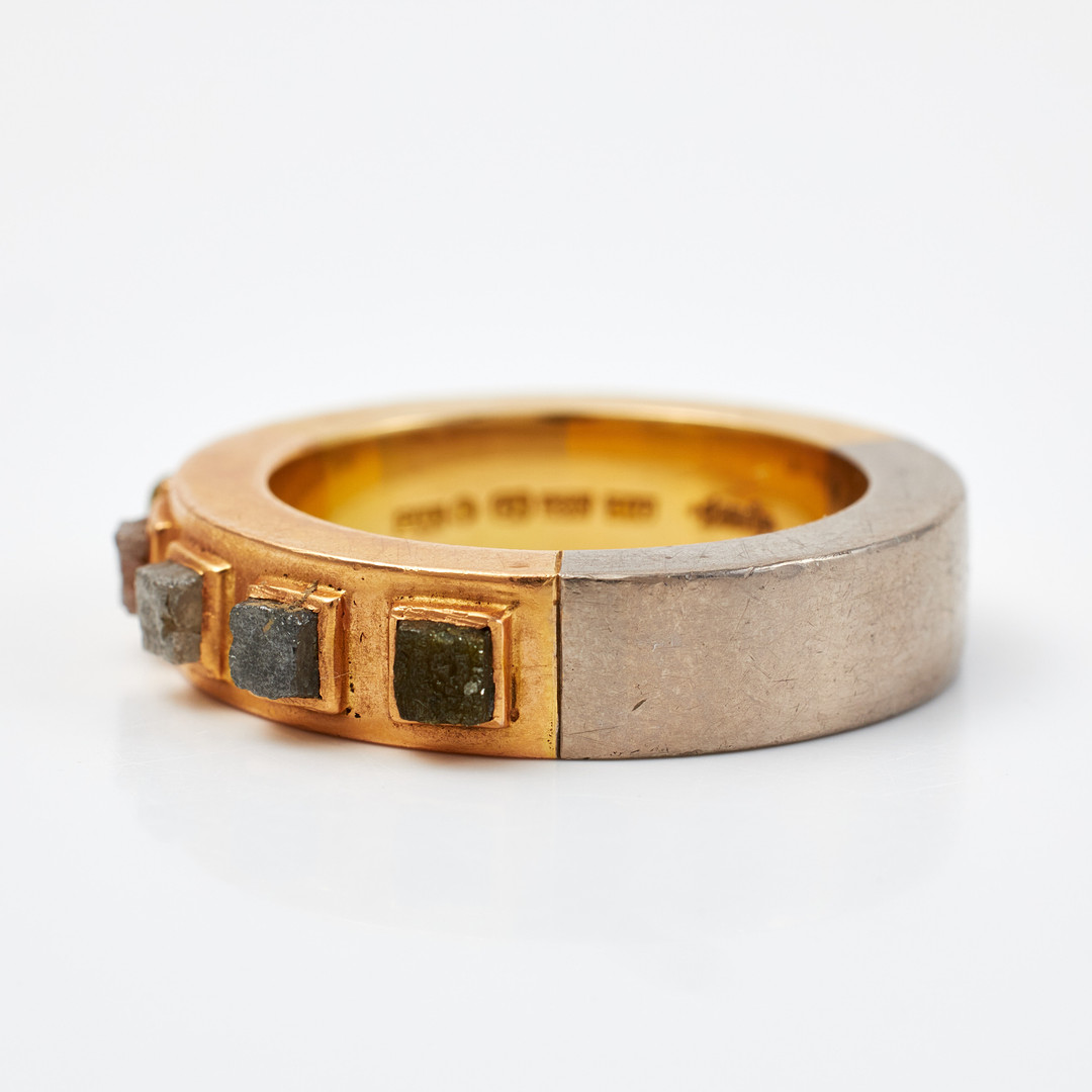 GAUDY. RING, 18 k vit- röd och roseguld, samt 5 st rådiamanter, Gaudy Stockholm Ab, Stokholm, 1998.