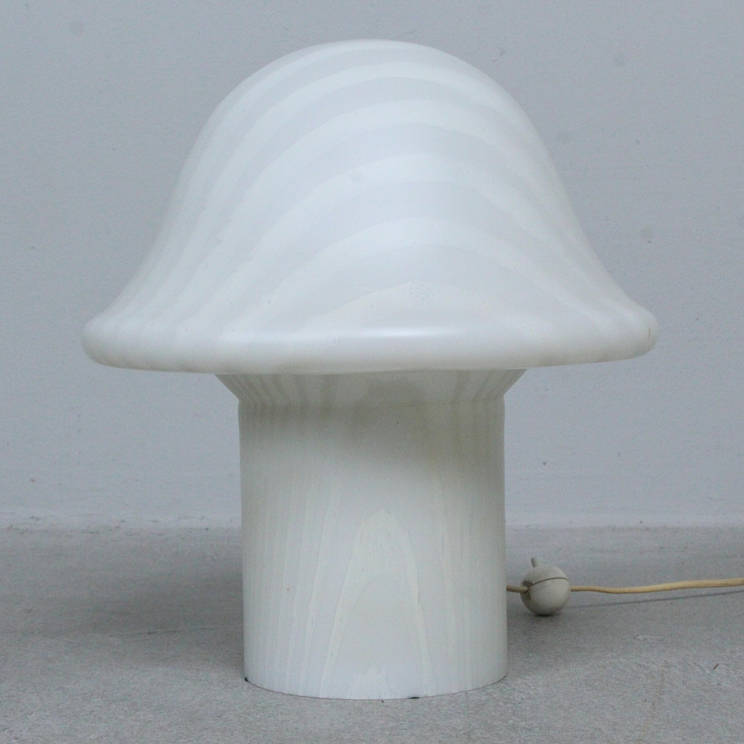 Peill & Putzler. Tischleuchte / Pilzleuchte aus Glas, 1970er Jahre.
