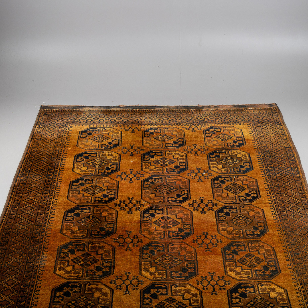MATTA, guldafghan, old, ca 230 x 340 cm.