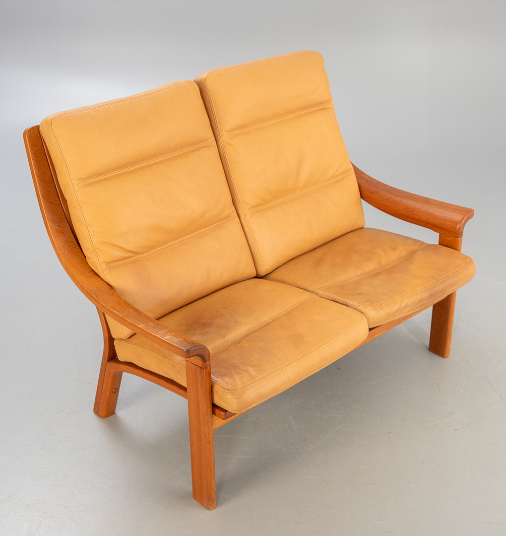 POUL JEPPESEN 2-Sitzer Sofa, Leder / Teakholz.