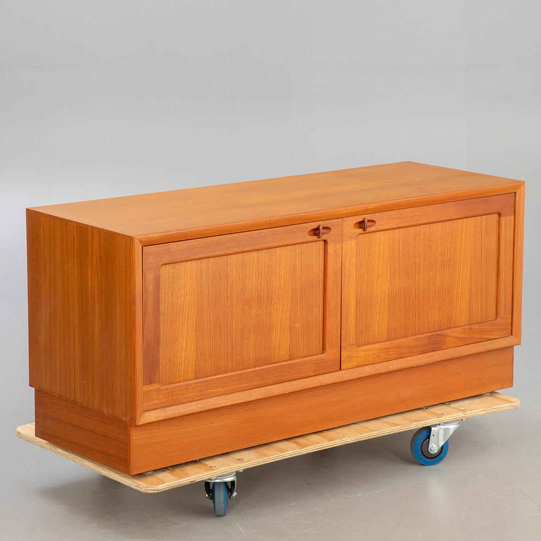 Henry W. Klein. Kommode für Bramin Møbler, 2. Hälfte 20. Jh.