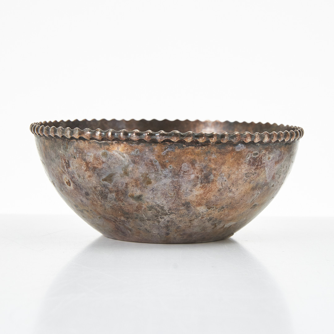 SKÅL, silver, K. Anderson, Stockholm 1928, kant med pärlstav, hamrad dekor.