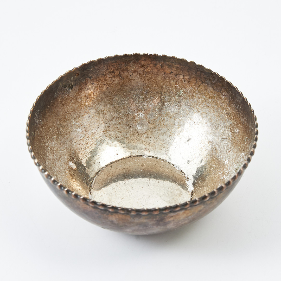 SKÅL, silver, K. Anderson, Stockholm 1928, kant med pärlstav, hamrad dekor.