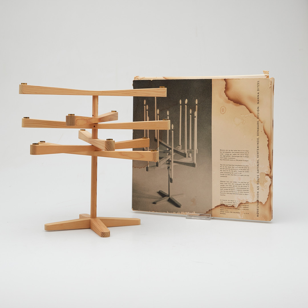 NANNA DITZEL. füt Møbelfabriken A/S Kolds Savværk, Kandelaber / Kerzenständer, 12-flammig, mit Originalkarton, 1960er Jahre, Dänemark.