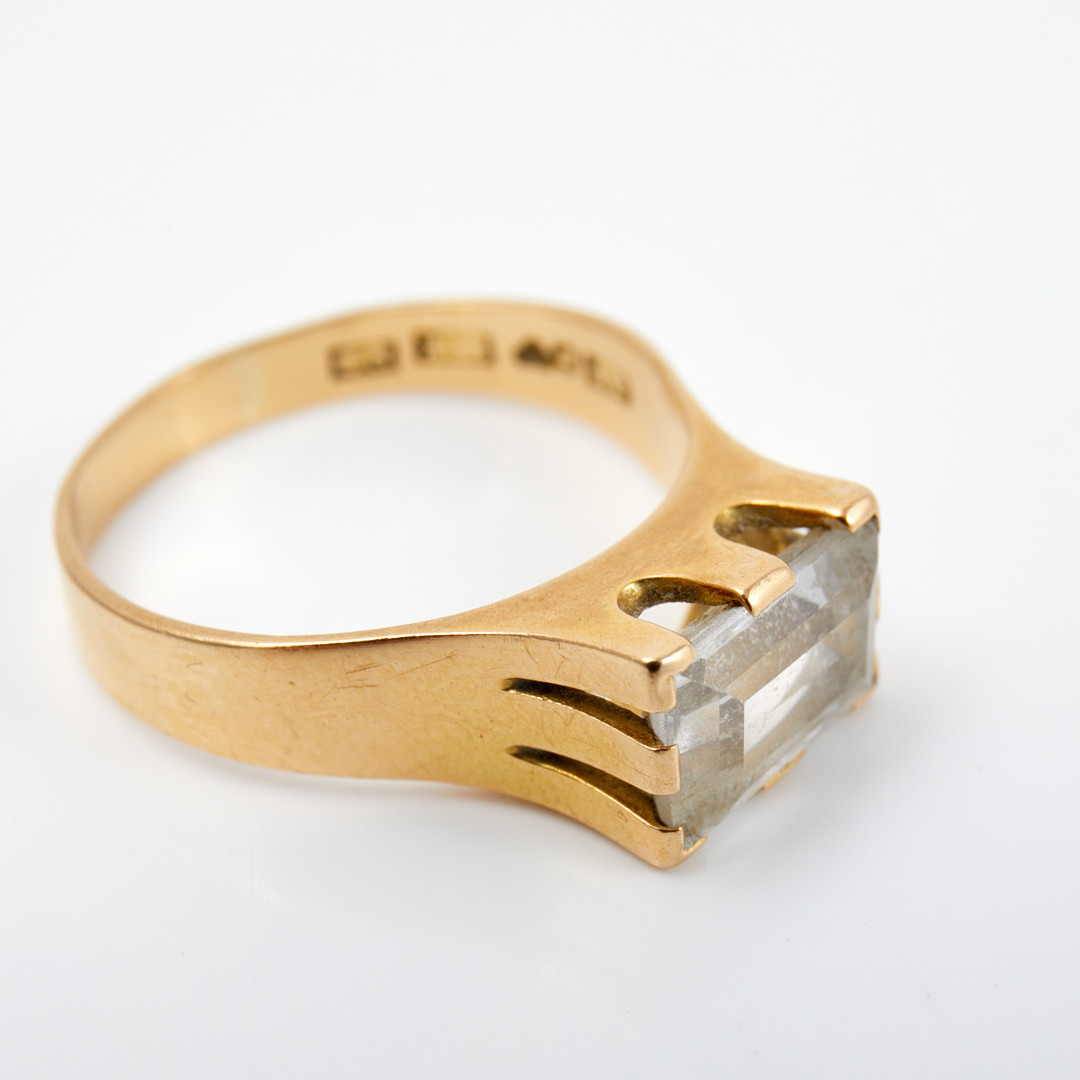 RING, 18 k guld, Smaragdslipad bergskristall, Petterssons Eftr Juvelerar Ab Joh, Malmö, 1967.