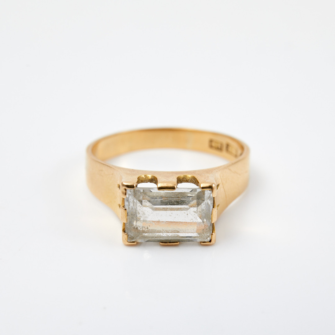 RING, 18 k guld, Smaragdslipad bergskristall, Petterssons Eftr Juvelerar Ab Joh, Malmö, 1967.
