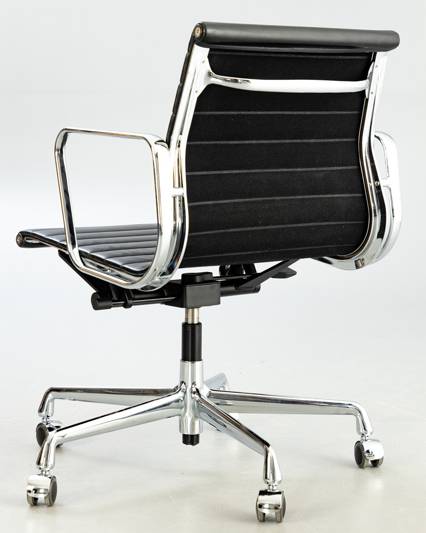 RAY & CHARLES EAMES. RAY & CHARLES EAMES. Vitra. Bürostuhl / Alu Chair