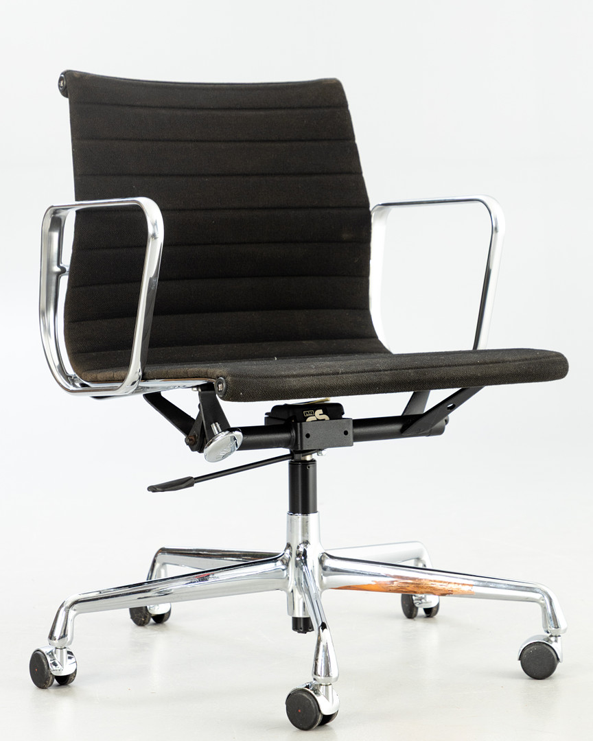 RAY & CHARLES EAMES. Vitra. Bürostuhl / Alu Chair