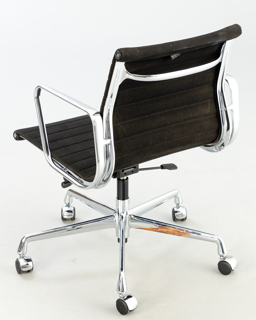 RAY & CHARLES EAMES. Vitra. Bürostuhl / Alu Chair