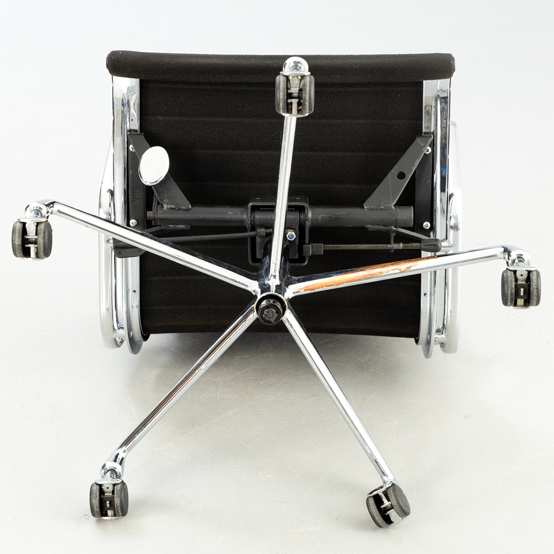 RAY & CHARLES EAMES. Vitra. Bürostuhl / Alu Chair