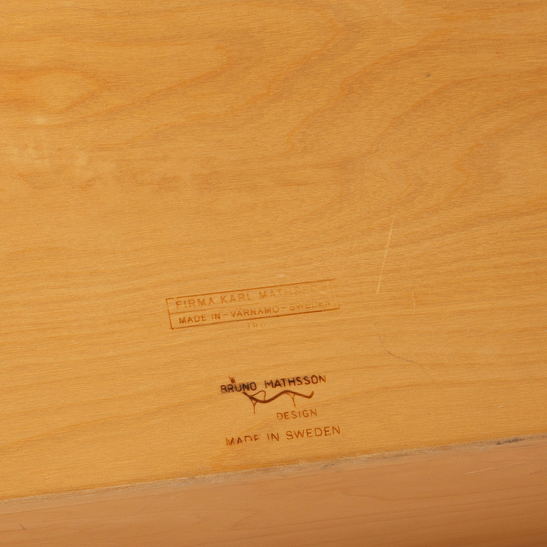 BRUNO MATHSSON. Bokvagga, björk, Bruno Mathsson Design Made in Sweden Firma Karl Mathsson Värnamo Sweden.