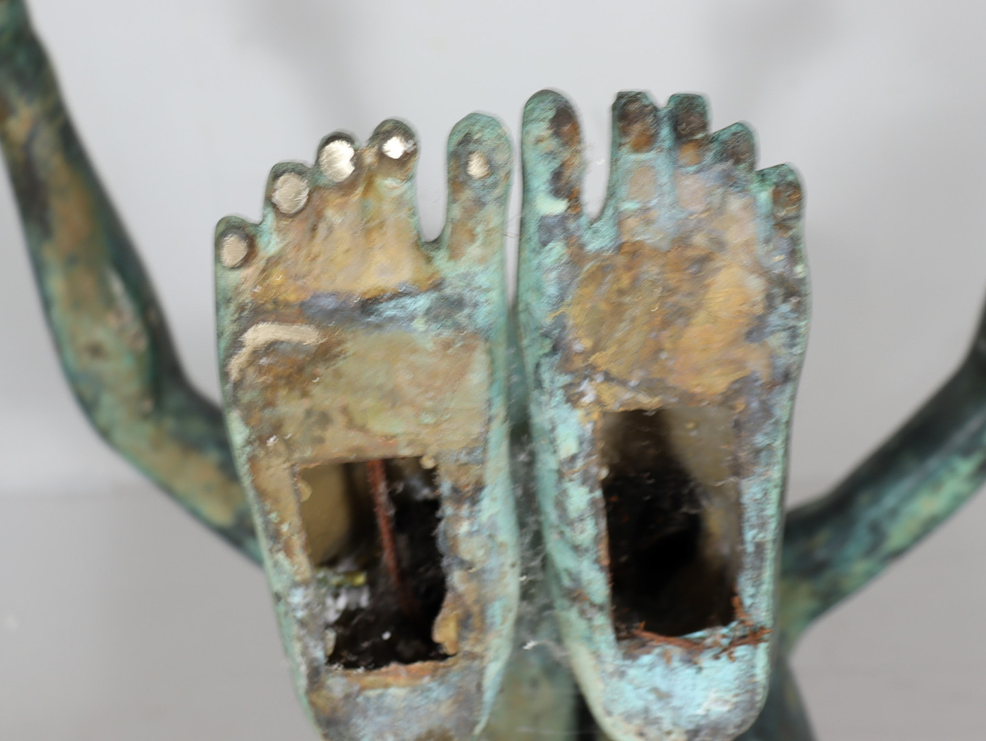 Skulpturaler Beistelltisch/Coffee Table mit Frauenakt Skulptur, Bronze, Frankreich, 1980er Jahre.
