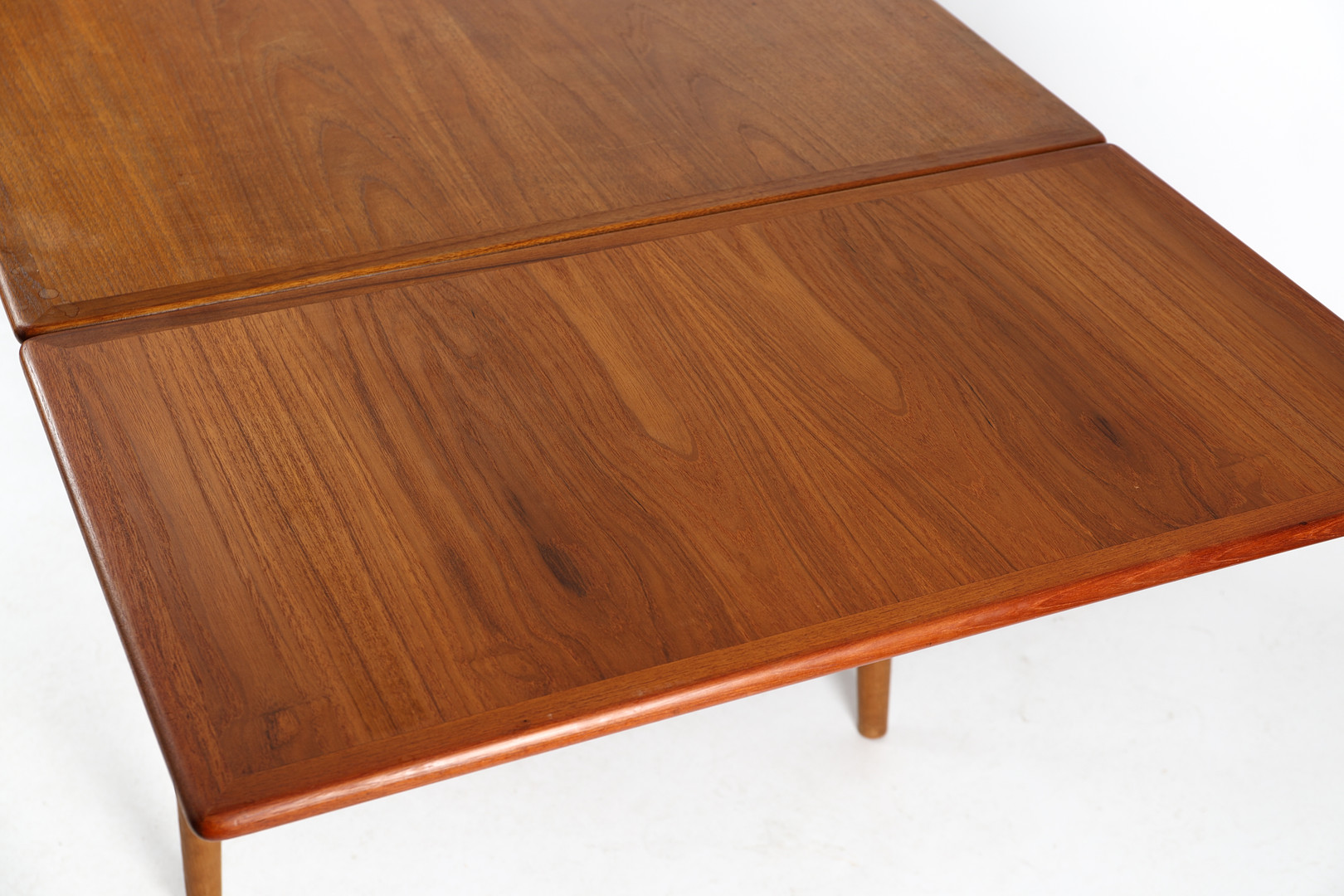 HANS J WEGNER. Matbord, modell 